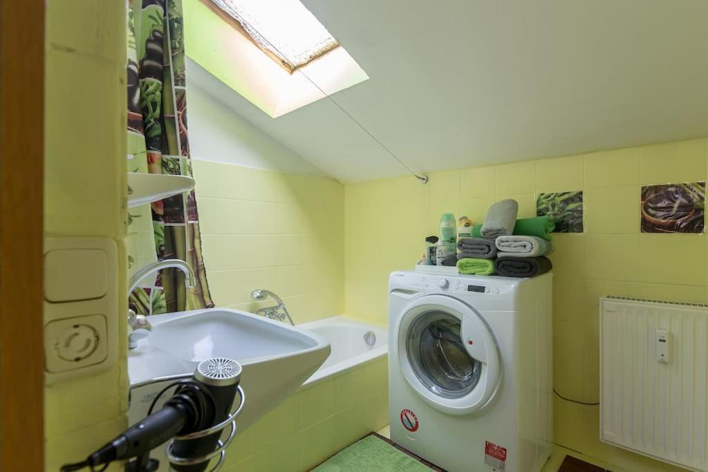 Lovely Spacious 3Room Loft Under Roof-100M2-Touristarea Rauth Exteriör bild